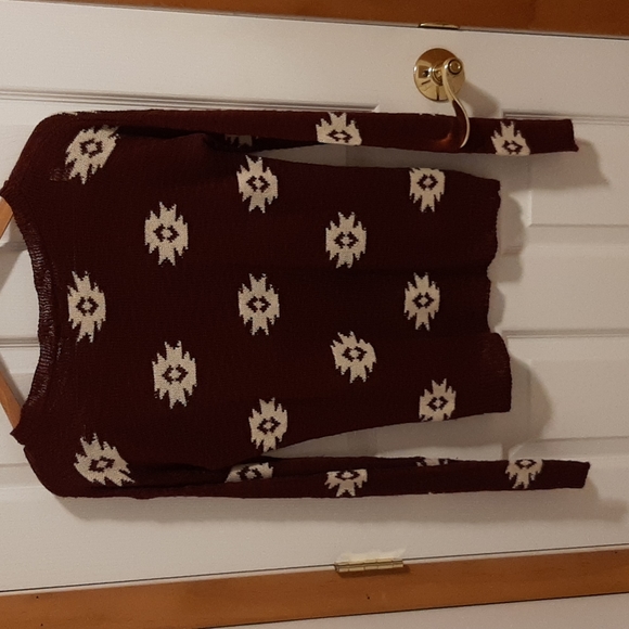 Women's sweater size S, Aztec design - Picture 3 of 3
